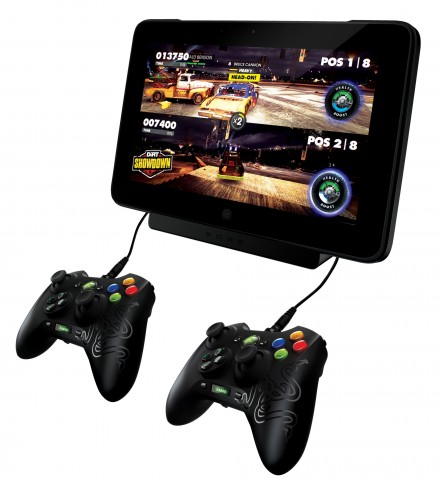 Razer Edge - zwei Xbox-360-ähnliche Gamepads als Alternative zum teuren Controller-Rahmen (Bild: Razer)